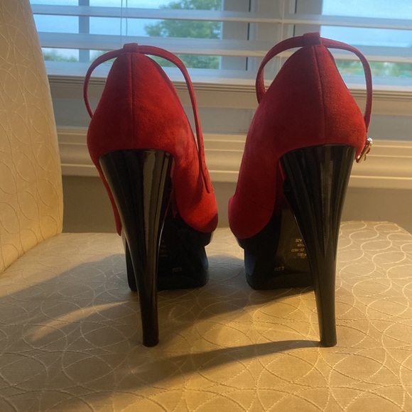 Red suede and black platform high heels - Picture 3 of 3